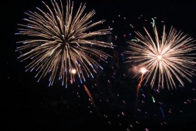 Северодончанам напоминают о запрете салютов и пиротехники в городе